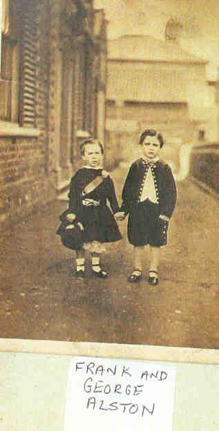 (581 KB)
 
(Click on Picture to View Full Size)